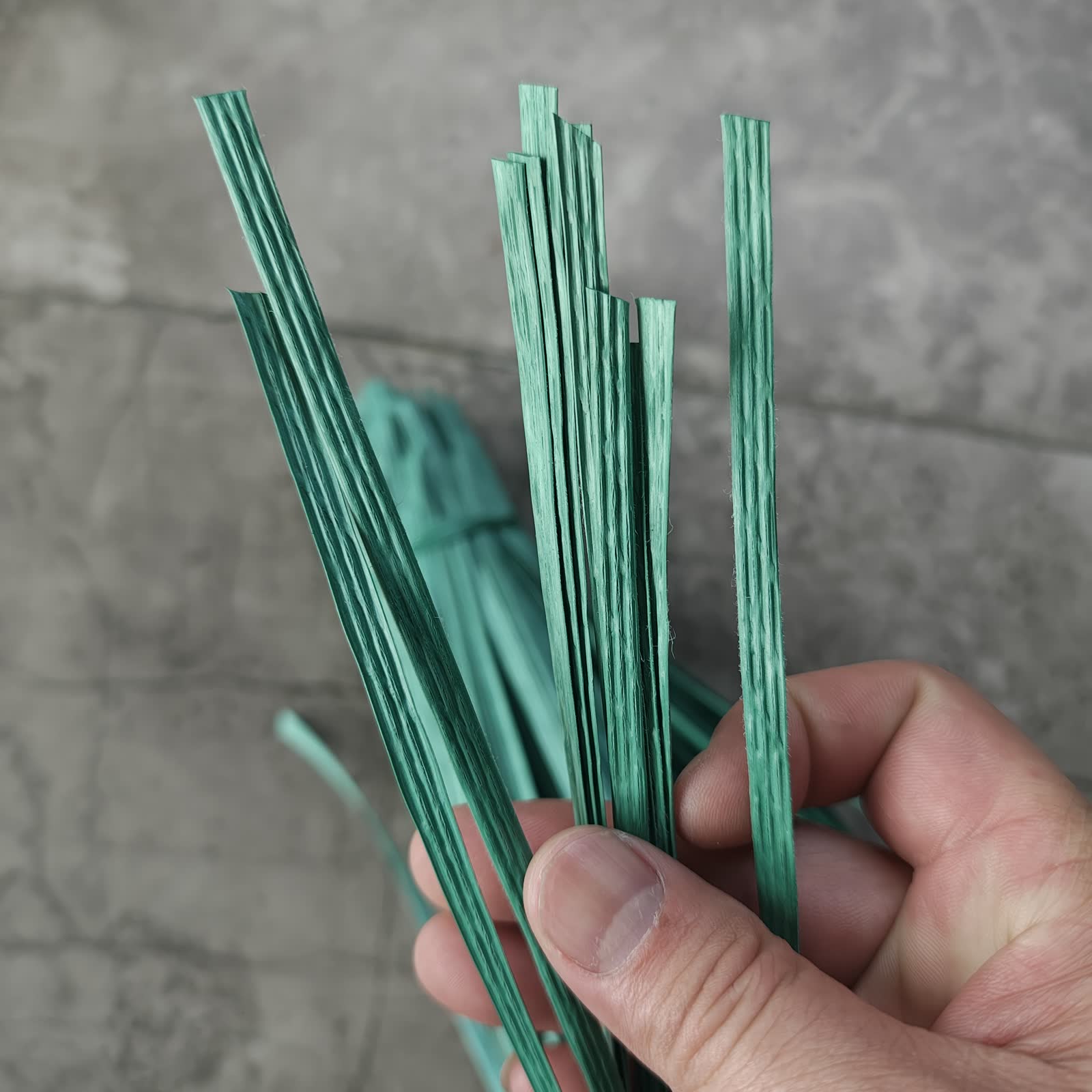 Green plastic tying twine product detail